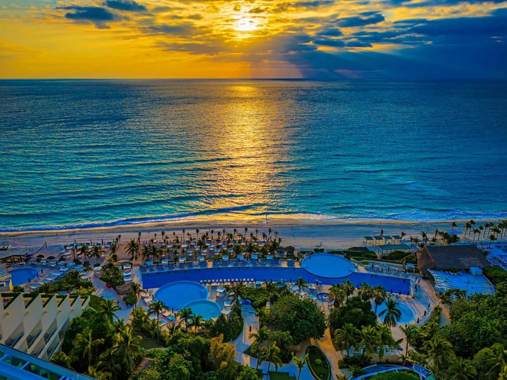 Live Aqua Cancún